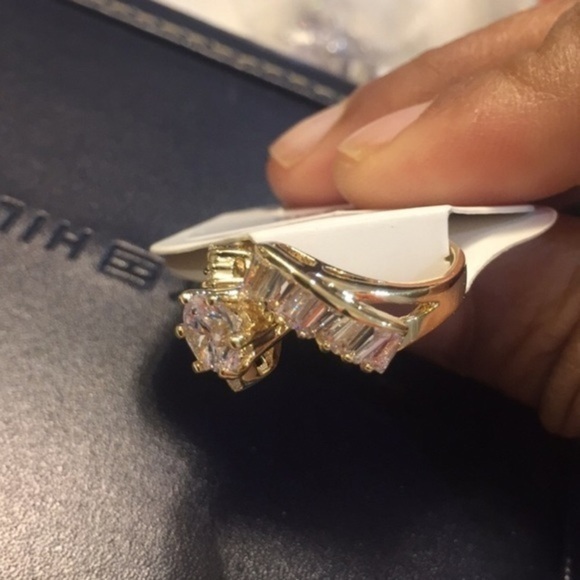 18K Gold Plated Size 7 Cubic Zirconia Ring - Picture 4 of 4
